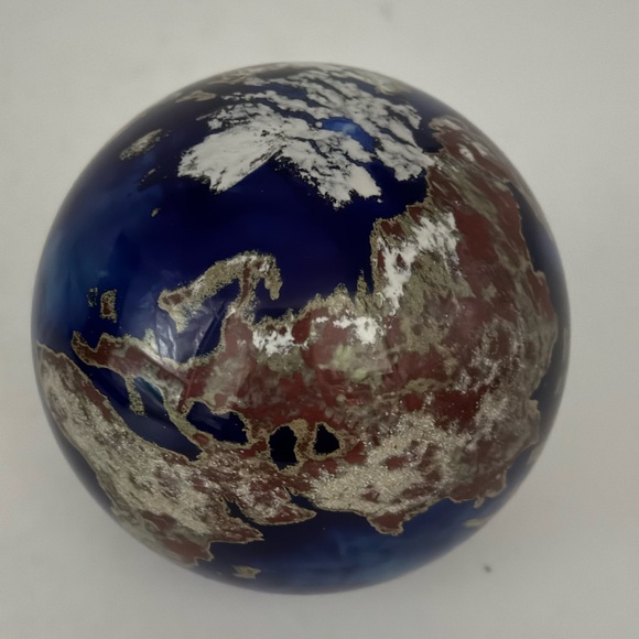Lundberg Studios 2000 Globe Cobalt Blue Glass Paperweight Glass Art Office 4”